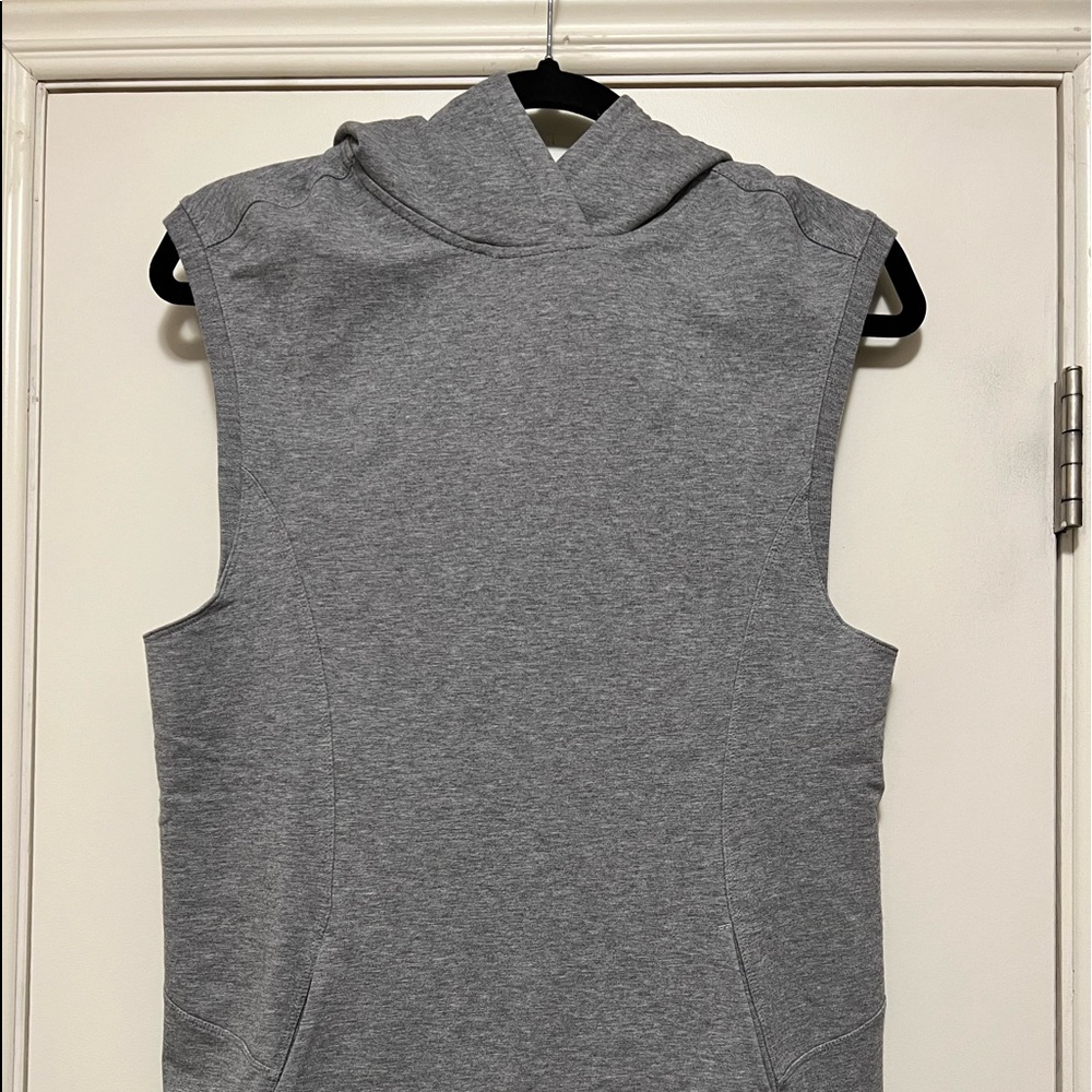 Very good used condition Lululemon sleeveless Bliss hoodie in heathered grey.